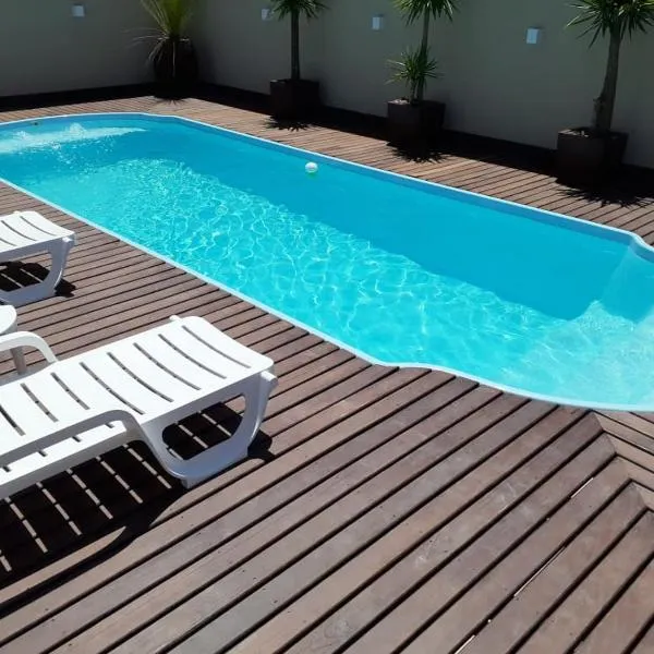 CASA AMBAR COM PISCINA EM Mariscal BOMBINHAS N 705